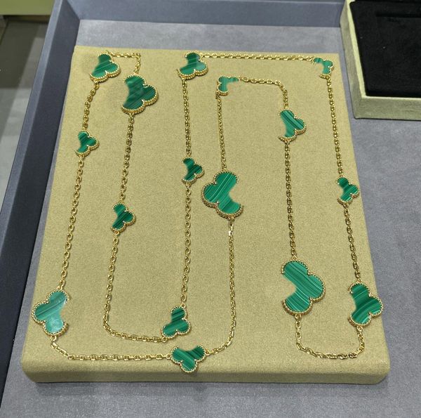 2024 Collier de pull avec pendentif à breloque de qualité de luxe avec pierre de malachite naturelle verte en plaqué or 16 pièces de forme de fleur différente avec boîte de timbre PS2097