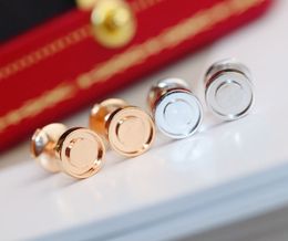 2024 Luxe kwaliteit charme stud oorbel ronde vorm in twee kleuren plated hebben stempel doos v goud materiaal PS3190B