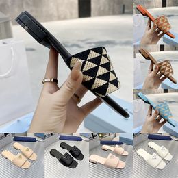 2024 Sandales de luxe pour femmes dames mode talons bas sandales brodées tendance tissu pantoufles en cuir femme diapositives décontractées curseurs floraux
