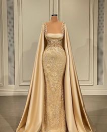 2024 Robes de soirée sexy de luxe portent des perles de cristal d'illusion de satin d'or robe de bal de sirène fête de reconstitution historique robes formelles longueur de plancher avec cape