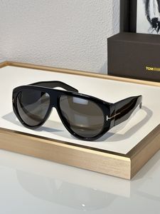 2024 Luxury Tomf Sunglasses Polaroid Lens Designer Lettre Womens Mens Goggle Senior Eyewear For Women Eyeglasses Frame Vintage Metal Sun Glasses avec boîte