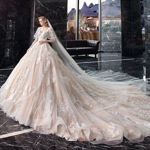 2024 Luxury Vintage A LINE Robes de mariée Lace Sexy V Neck Long Train En dentelle Appliques Sweep Train Backless Robe de mariée Bouches nuptiales Vestidos de Novia Robes de Mariee