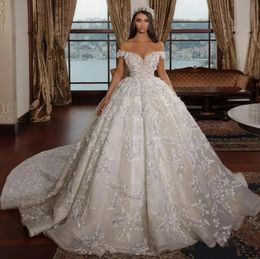 2024 Vestido de novia de lujo fuera del hombro Apliques de encaje 3D Beads Capilla Train Hopfy Bridal Gowns Princess Vestidos de Novias Robe de Mariee
