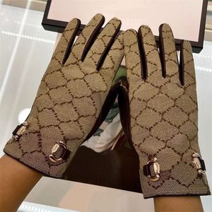 2024 Luxury Woman Glove Designer Mens Handschoenen modemerkletter Bare pols vingerhandschoenen Winter warme schapenvachthandschoenen G2310181Z-6