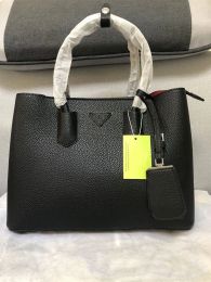 2024 Luxurys Designers Femmes Sacs à main Mode Casual Bandoulière Sac à bandoulière Top Qualité Lady Fourre-tout célèbre marque Messenger Sacs avec Dustbag A02