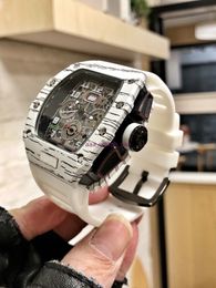 Reloj de cuarzo a la moda para hombre, relojes de regalo con patrón de fibra de carbono, 6 manecillas en segundos, tendencia de corona cónica plana, 2024