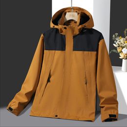 2024 Hombres Diseñador Impermeable Transpirable Softshell Chaqueta Al aire libre Deportes Abrigos Esquí Senderismo A prueba de viento Invierno Outwear Soft Shell Men Hiking Jacket