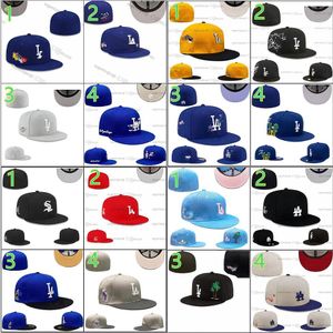 2024 Casquettes de baseball entièrement fermées pour hommes SD Lettre cousue Couleur marron Os New Chicago Angeles Patché 68 couleurs mélangées Chapeaux ajustés de sport All Team Atlanta Navy Feu7-01