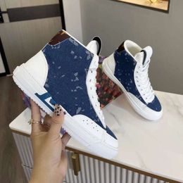 2024 Mannen SNEAKER RIVOLI Designer Sneakers REN AWAY Schoen Suède Kalfsleer Rubberen Zool Luxe Designer aAHg