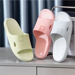 2024 hommes femmes pantoufles extérieures sandales de créateurs de femmes sandales d'été colorifurées gai brun intérieur glissade de mode pantoufle taille 36-45