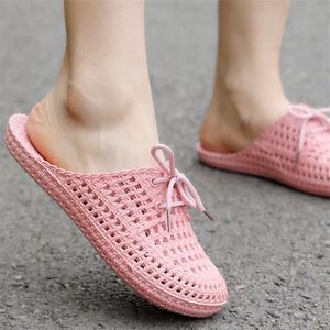 2024 hommes femmes pantoufles d'extérieur femmes sandales de créateurs été plage diapositives colorées GAI rouge rose intérieur toboggan mode pantoufle taille 36-41
