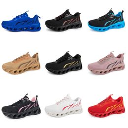 2024 hommes Femmes Chaussures de course Gai Seven Black White Platform Shoes Lightweight Breathable Mens Trainers Sports Sneakers