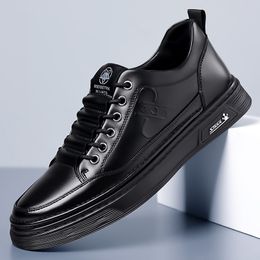 2024 Heren Board Shoes Spring Trendy Nieuwe Anti Slip Ademende veter Mens enkele schoenen Mode veelzijdige casual schoenen V4R5#