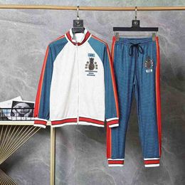 2024 Diseñadores para hombre Conjunto de chándal Conjunto de lujo Clásico Moda Camisas hawaianas Chándales Pantalones cortos con estampado de piña Camisa de manga corta Traje M-XXXL
