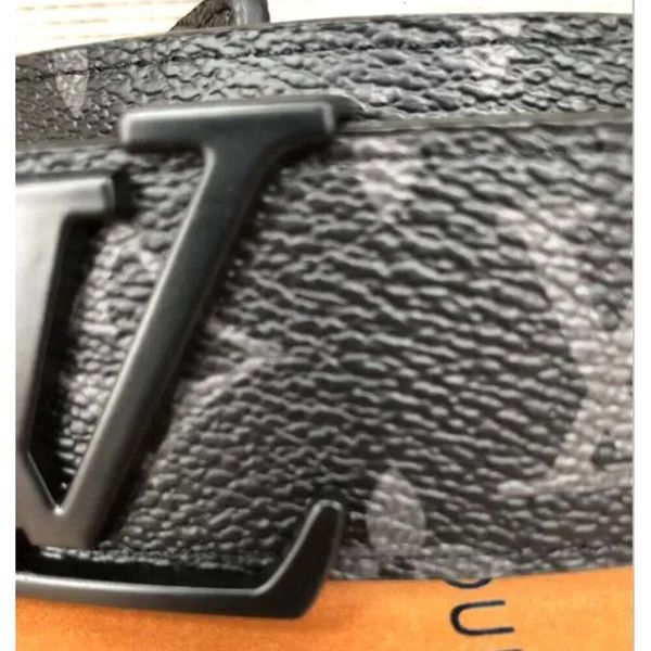 2024 hommes pour largeur 3,8 cm Cinture Uomo Letter Buckle Gentine Leather Celt Designer Femmes Mentes Belts Classic Style A Gift Key Chain 88ll