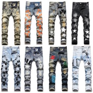 2024 Heren Jeans Designer Motorcycle Biker Skinny Jeans Balck Jeans Emboridery Broek Lange Hippop Sticker Slanke Denim broek Heren Stijlvolle Distressed Ripped Jeans