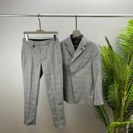 2024 Suits para hombre Western Clothing Designer Men Carta clásica Impresión de outumning Outwear Autumury Catón Slim Fit Patchwork Vestido para mujeres Pantalones #A01