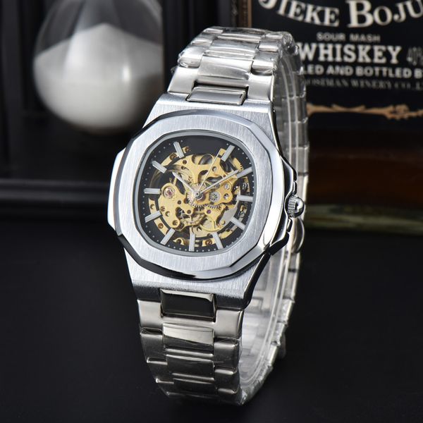 2024 Watch Match Machinerie Automatique Montre à bracelet Sapphire Classic Fashion en acier inoxydable Band de montre imperméable Luxe Wristwatch Ph002