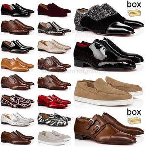 2024 Sneakers de mocasines para hombres con caja gran tamaño 12 13 Slip de cuero de patente Spike de diseñador en plataforma clásica de pisos negros de corte bajo