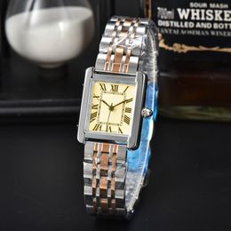2024 hommes femmes montres à quartz AAA designer montres bleues réservoir de haute qualité Boutique bracelet en acier montres de créateurs pour montre en gros # 168