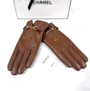 2024 Hommes Femmes Automne Hiver Designer Épaissir Gants Doux Couleur Solide Marque Lettre Impression En Cuir Véritable Cinq Doigts Mitaines Garder Au Chaud