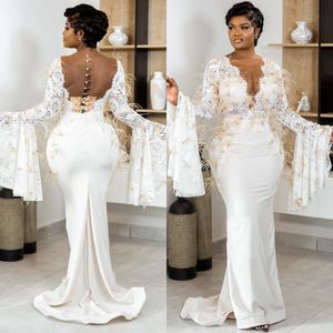 2024 Robe de mariée sirène pour les robes de mariée de la mariée illusion des manches longues à plumes pour les femmes noires africaines Mariage D235