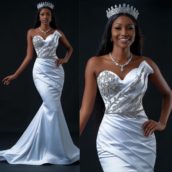 2024 Vestido de novia de sirena para novia Vestidos de novia de talla grande Escote corazón Pedrería Vestidos de novia plisados con cuentas para mujeres negras africanas D175