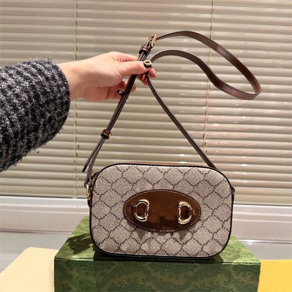 2024 Mini cámara Bolsas de hombro Mujer Diseñador Bolsa Crossbody Teléfono Lujo Cross Body Flap Imprimir Letras Cuero