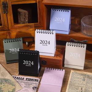 2024 Mini Vereenvoudigd Engels Kalender Desktop Decoratie Effen Kleur Kalender Plan Boek P157