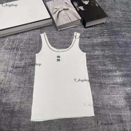 2024 MIU zomer korte mouwloze ontwerper Dames mouwloze tanktop Miu mode dames tanktop zware vakmanschap brief ingelegde diamant gebreide vest 497 773