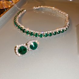 2024 Collier en alliage avec pendentif AAA Moments pour femme, coupe ajustée, perles de charme serties de diamants et de boucles d'oreilles carrées émeraude, ensemble de deux colliers