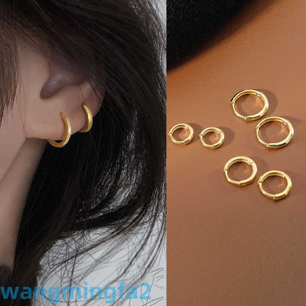 2024 New Age Diseñador de joyas S925 Hebilla de oreja de plata Pendientes de estilo femenino Anillo de oreja de uñas Moda