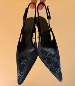 2024 Nouvelles sandales AQUAZZURA Mode Femmes Strass Décoration Chaussures de fête à talons hauts Chaussures de marque de luxe en maille Creux Toe Wrap Slingbacks en cuir