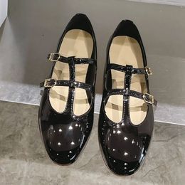 Zapatos Mary Jane de tacón bajo para mujer, diseño de estilo coreano, con correa de hebilla, perfectos para vestir elegante o informal, novedad de 2024