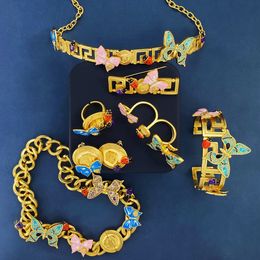 2024 NUEVA LLEA LUXURA Fashion Ring Open Cabecillo Pendientes Pendientes de collar Broche Color de oro Mariposa mariposa Ladybird Flower Joya de joyas para mujeres