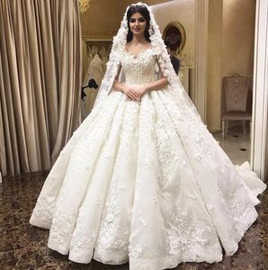2024 Nouvelles robes de mariée robes de mariée de la dentelle épaule en dentelle 3D appliques de floral Per perlé Train de cour plus taille
