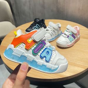 2024 Nieuwe Big AIR-sneakers, zachte zool antislip sport 1-6 jaar oude babywandelschoenen, trendy kinderschoenen