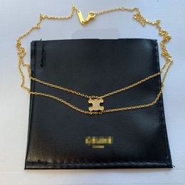 2024 Nuevos collares colgantes de Celi Collar de moda de diseñador Carta de oro Gemstone Mujeres de moda