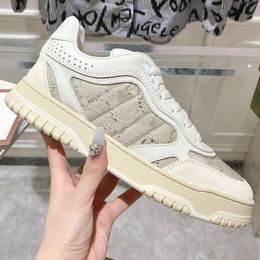 2024 Nuevos zapatos blancos clásicos de color claro