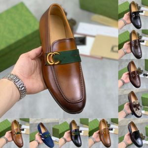 2024 Nuevos hombres clásicos negocios lujosos zapatos italiano italiano zapatos de cuero genuino brock retro hombres de mocasines diseñadores zapatos bullock de boda talla 4-12