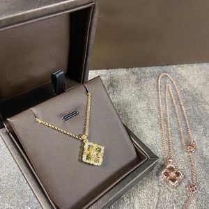 2024 Nieuwe Clover dames hoogwaardige dubbelzijdige diamant agaat hanger Gold roestvrijstalen designer ketting sieraden