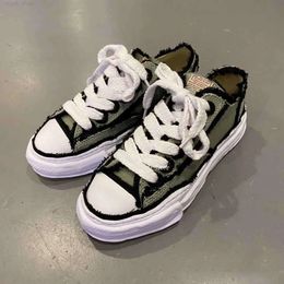 2024 NIEUW CO MERKED MMY DISSOING Dessoing Designer Casual Shoes Maison Mihara Yasuhiro Green Dikke Dikke Soled Lovers 'Daddy Sports Casual Board Shoes