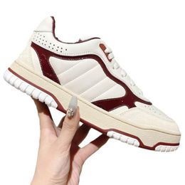2024 Nieuwe kleurontwerpen Vintage Distressed Old Effect Sneakers kleine witte bord schoenen bovenste laag koe leer bovenste originele dubbele kleur dik opgeloste paar sneakers
