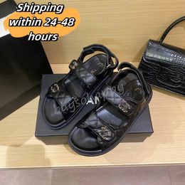 2024 Nieuwe Crystal Calf LeatherDesigner Dames Sandalen Slipper Hoogwaardige Sliders Casual schoenen Gequilt Platform Summer Comfortabele strand Casual 36-42