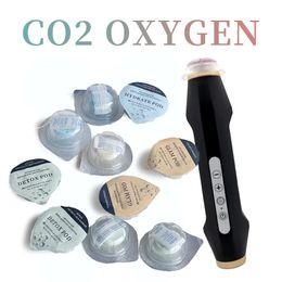 2024 Nuevo diseño Cápsulas de oxigenación de burbujas portátiles CO2 Cápsulas de oxígeno recargable Apretación de la piel Máquina facial