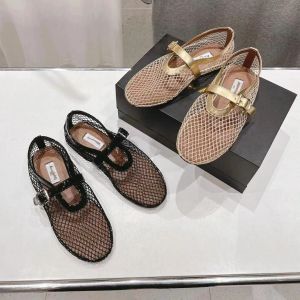 2024 Nieuwe Designer Ballet Shoes Women's Casual Flats Designer Sandalen Sandalen Slippers Round Head Riinestone Boat Shoes Luxe leer geklonken Mary Jane schoenen