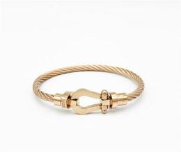 2024 NOUVEAU BRACEULET DU BRACELET DE HAUTE QUALLE LUXEUR GO GOL STERLING SIER BRAND Fashion Women's Men Bracelet avec Horseshoe Clasp6243618