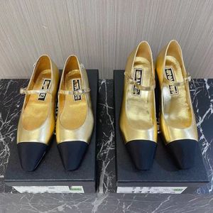 2024 Nieuwe ontwerper Mary Jane schoenen dames casual platschoenen puntige dikke sandalen ontwerper sandalen ronde hoofd boot schoenen luxe echte lederen designer kleding schoenen
