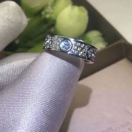 2024 Nuevo anillo de diseñador Titanio de diamante Full Diamond Silver Anillo de amor Anillo de oro rosa Anillo de oro y mujer Regalos de joyería Regalos de Navidad