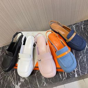 2024 Nieuwe designer sandalen Platte pantoffels Dames zomer denim sandalen merk casual familie pantoffels geleverd in China